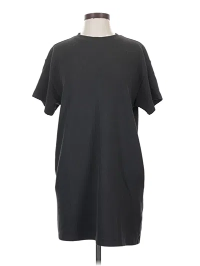 Pre-owned Athleta Short Sleeve T-shirt In Black
