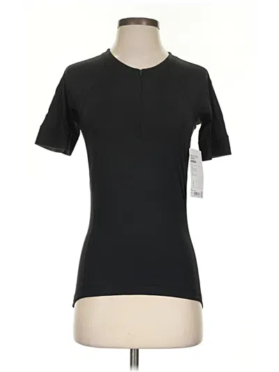 Pre-owned Athleta Short Sleeve T-shirt In Black