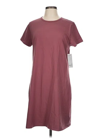 Pre-owned Athleta Short Sleeve T-shirt In Burgundy