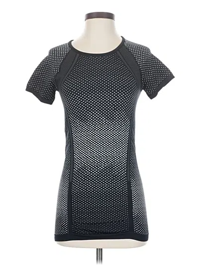 Pre-owned Athleta Short Sleeve T-shirt In Silver