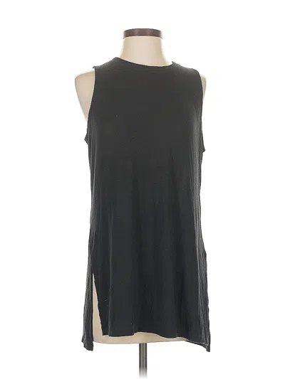 Pre-owned Athleta Sleeveless T-shirt In Black