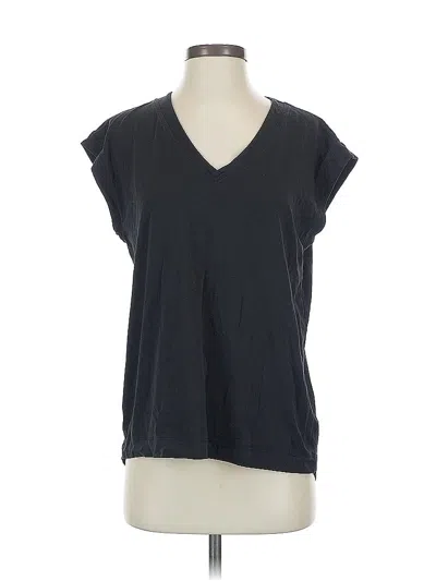 Pre-owned Athleta Sleeveless T-shirt In Black