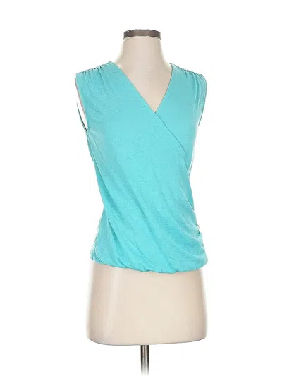 Pre-owned Athleta Sleeveless T-shirt In Blue