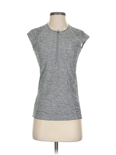 Pre-owned Athleta Sleeveless T-shirt In Gray