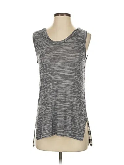 Pre-owned Athleta Sleeveless T-shirt In Gray