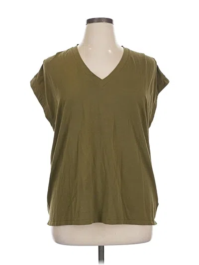 Pre-owned Athleta Sleeveless T-shirt In Green