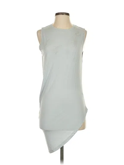 Pre-owned Athleta Sleeveless T-shirt In Silver