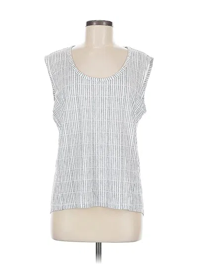 Pre-owned Athleta Sleeveless T-shirt In Silver
