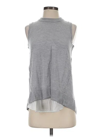 Pre-owned Athleta Sleeveless T-shirt In Gray