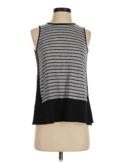 Pre-owned Athleta Sleeveless T-shirt In Gray