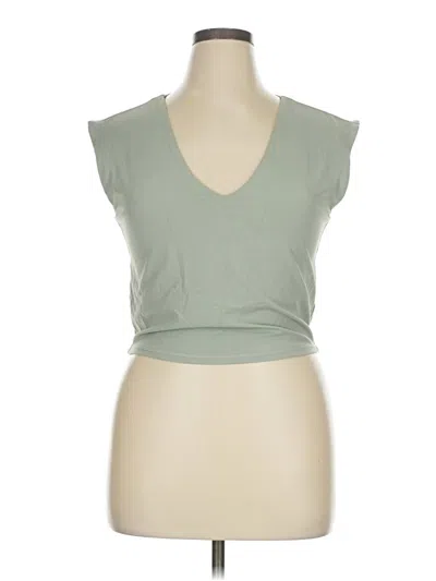 Pre-owned Athleta Sleeveless T-shirt In Green