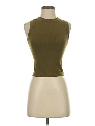 Pre-owned Athleta Sleeveless T-shirt In Green
