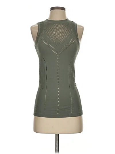 Pre-owned Athleta Sleeveless T-shirt In Green