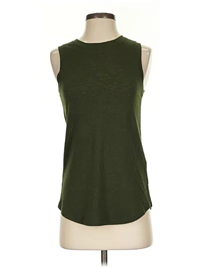 Pre-owned Athleta Sleeveless T-shirt In Green