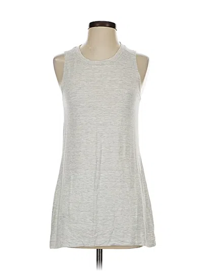 Pre-owned Athleta Sleeveless T-shirt In Silver