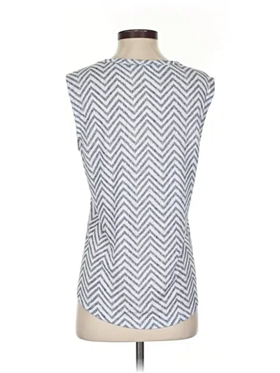 Pre-owned Athleta Sleeveless T-shirt In Silver