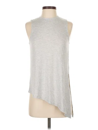 Pre-owned Athleta Sleeveless T-shirt In Silver
