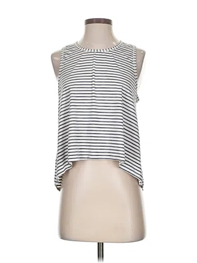 Pre-owned Athleta Sleeveless T-shirt In Silver