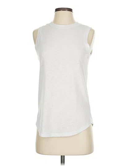 Pre-owned Athleta Sleeveless T-shirt In Silver