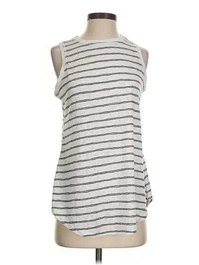 Pre-owned Athleta Sleeveless T-shirt In Silver