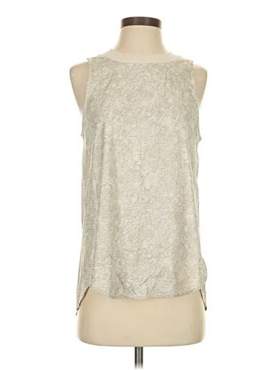 Pre-owned Athleta Sleeveless T-shirt In Silver
