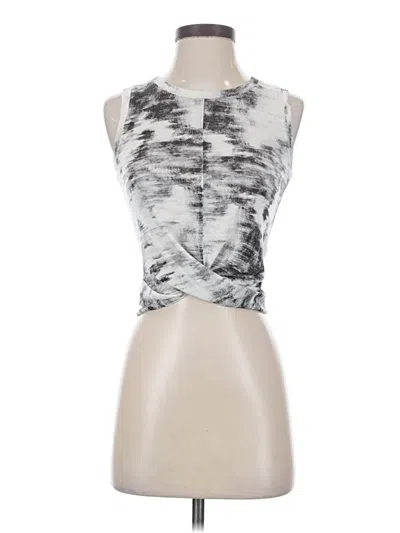 Pre-owned Athleta Sleeveless T-shirt In Silver