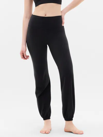 Athleta Transcend Jogger In Black
