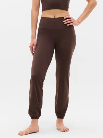 Athleta Transcend Jogger In Green