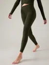 Athleta Transcend Stash Leggings In Aspen Olive
