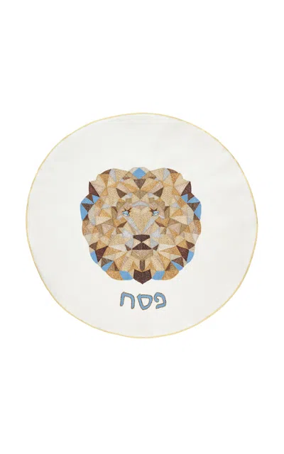 Atoof Judah Matzah Cover; Lion In White