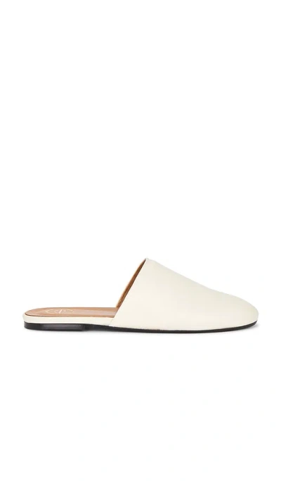 Atp Atelier Forcola Flat In White