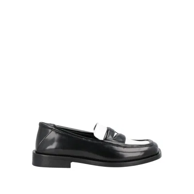 Attico Amanda Loafers In Black