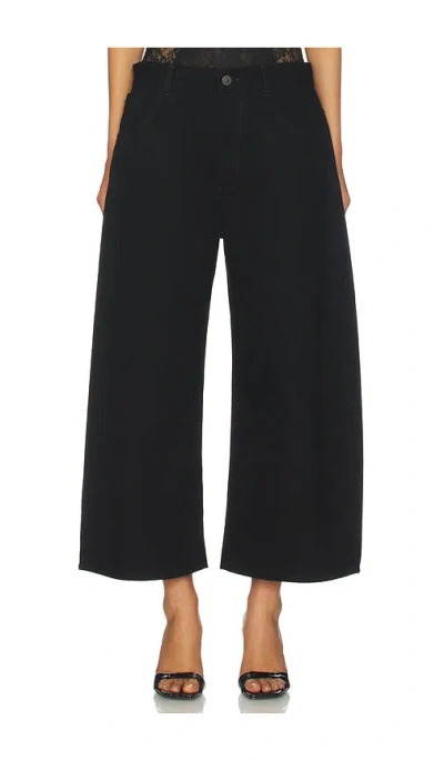 Attico Curved Short Leg In Black