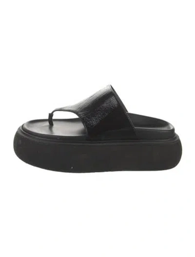 Pre-owned Attico Patent Leather Flip Flops In Black