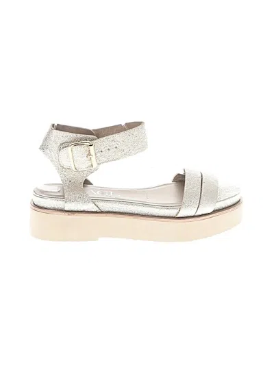 Pre-owned Attilio Giusti Leombruni Sandals In Gold