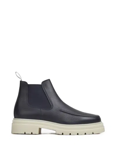 Aurélien Grained Leather Chelsea Boots In Blue