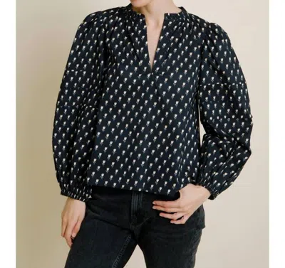 Aureum Liora Floral Pintuck Top In Black