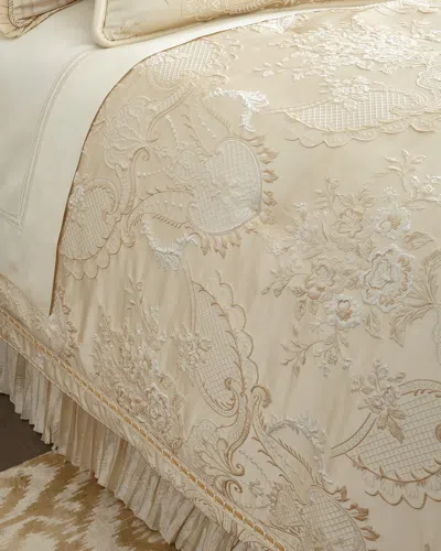 Austin Horn Collection Charlotte Queen Comforter In Ivory
