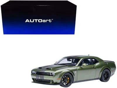 Autoart 2022 Dodge Challenger Srt Jailbreak F8 Green With Carbon Stripes 1/18 Model Car By