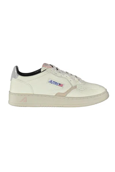 Autry Low-top Rubber Sole Perforated Toe Cap Sneakers In Panna