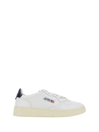 Autry 01 Low Sneakers