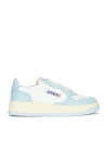 Autry Medalist Low Low-top Sneakers In White & Blue