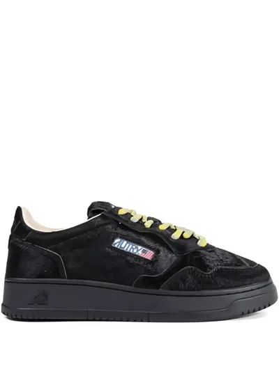 Autry Calf Hair Medalist Low Trainers In Black