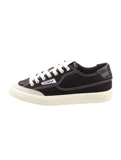 Pre-owned Autry Canvas Sneakers In Black