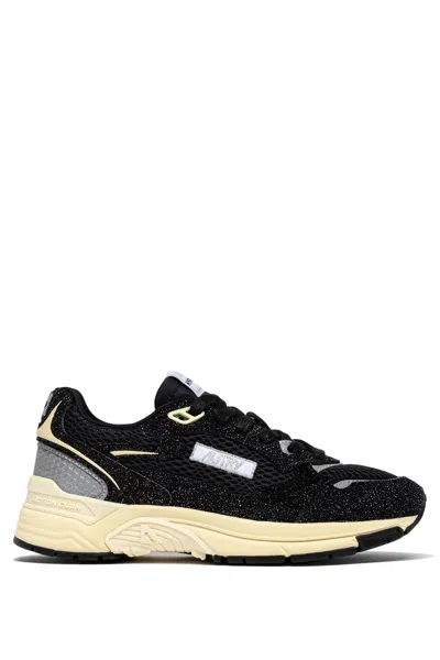 Autry Chic Flat Shoes For Women In Black
