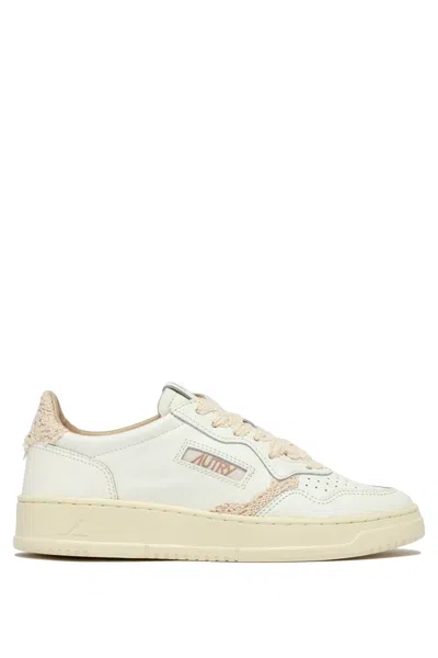 Autry Chic Flat Shoes For Women In Neutral