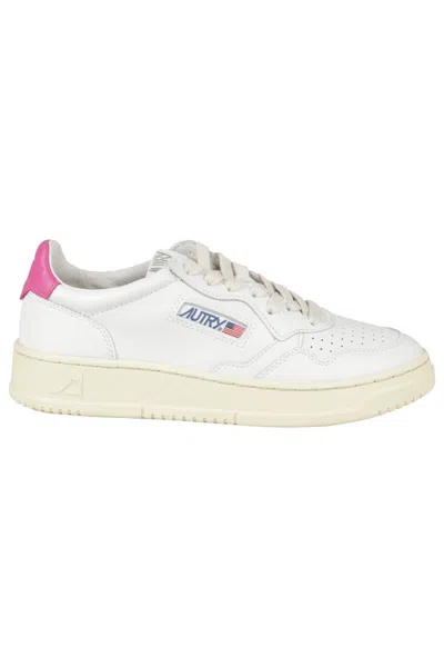 Autry Classic Lace-up Sneakers In White