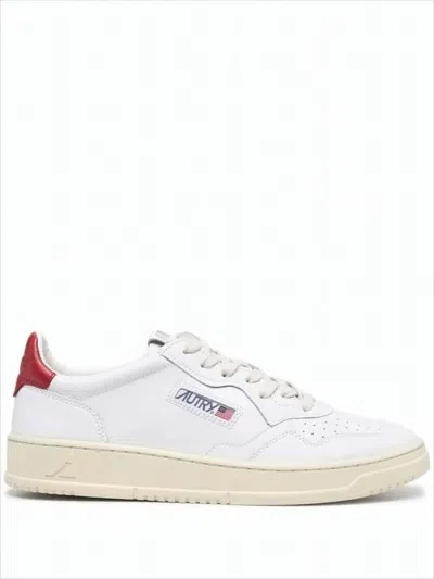 Autry Classic Low-top Sneakers With Red Accent And Subtle Branding In White