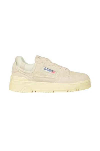 Autry Clc Low Sneakers In Cream/white