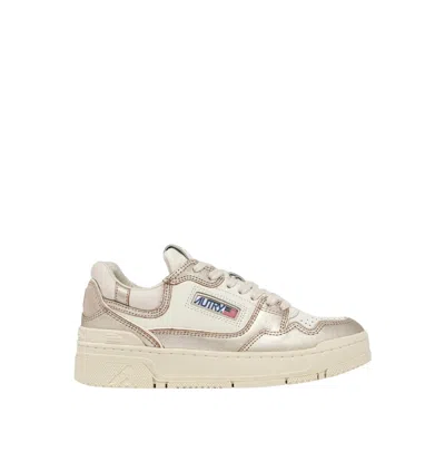 Autry Clc Lowmet Bot Wht Platinum Sneakers In Neutral